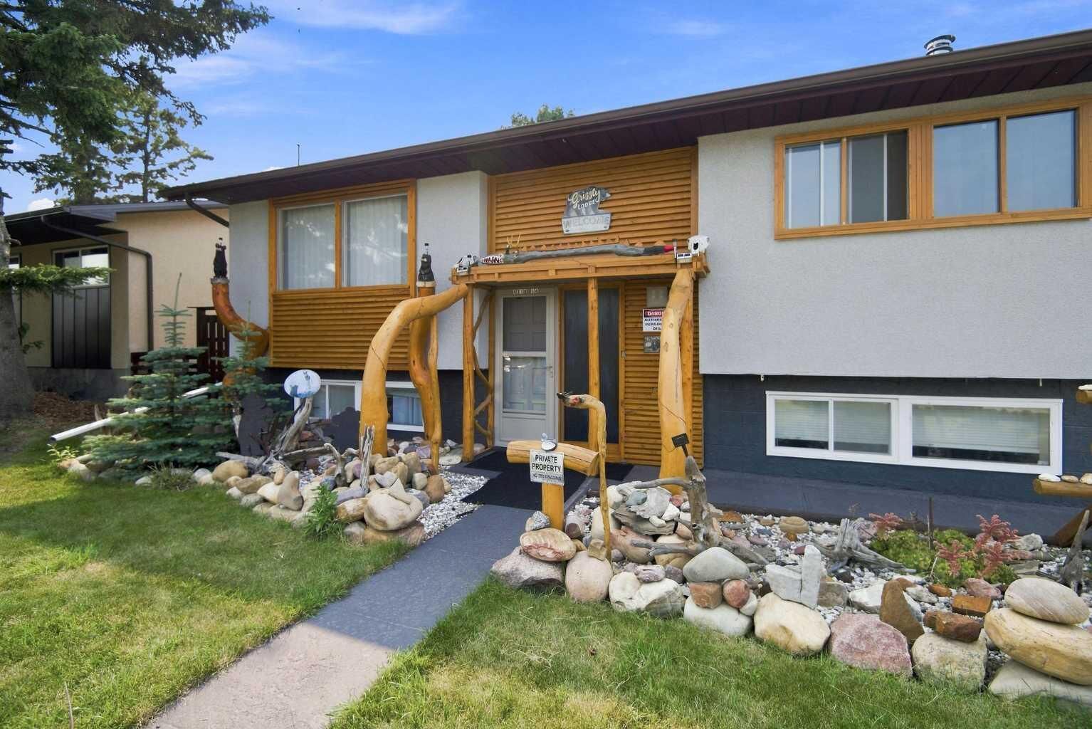 Property Photo: 4310 54 Avenue AB T4H 1B5