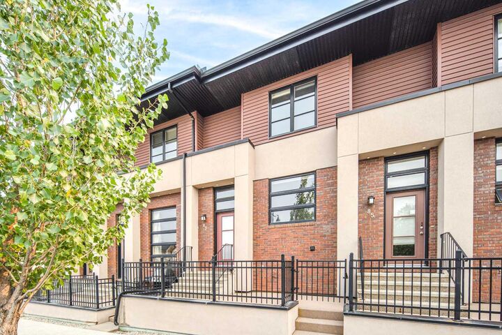 Property Photo: 83 Aspen Hills Green SW AB T3H 0H6