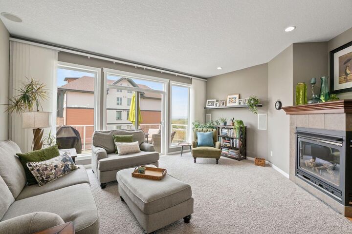 Property Photo:  204 Sunset Square  AB T4C 0H3 