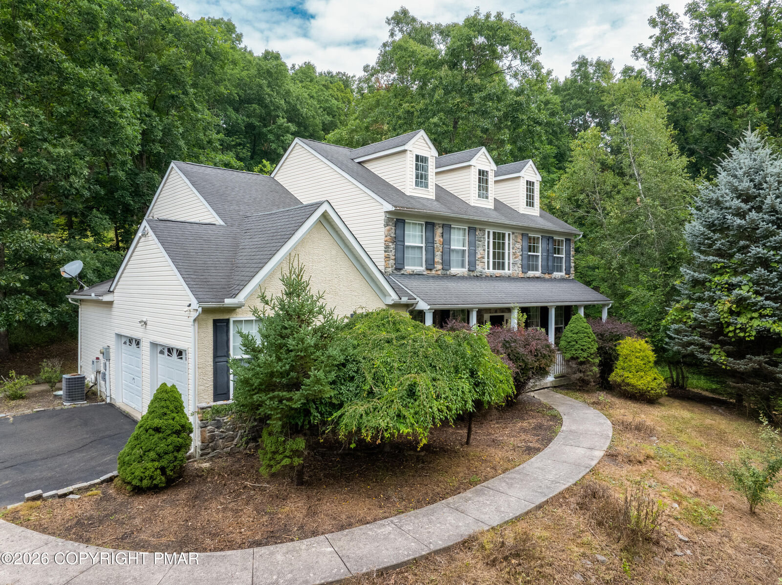 Property Photo: 208 Fazio Way PA 18302