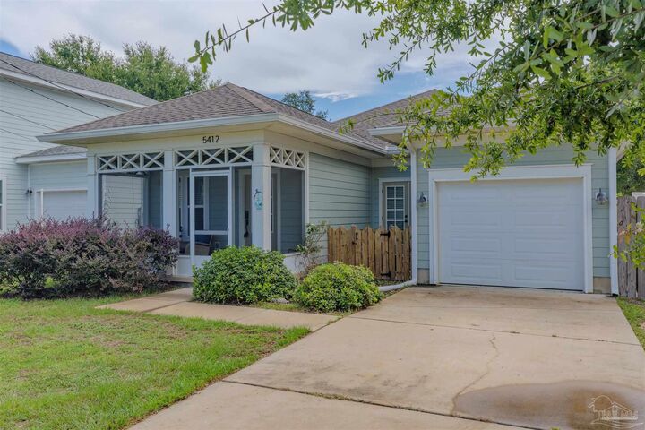Property Photo: 5412 Viking Rd FL 32507