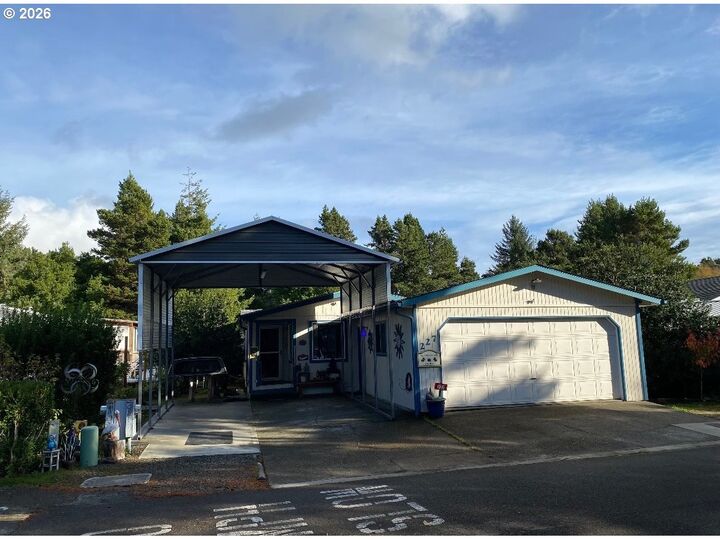 Property Photo:  1600 Rhododendron Dr 227  OR 97439 