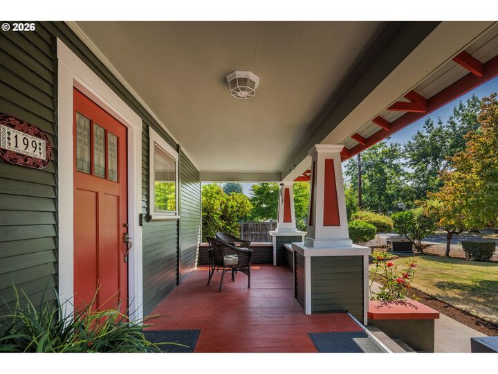 Property Photo: 199 Santa Clara Ave OR 97404