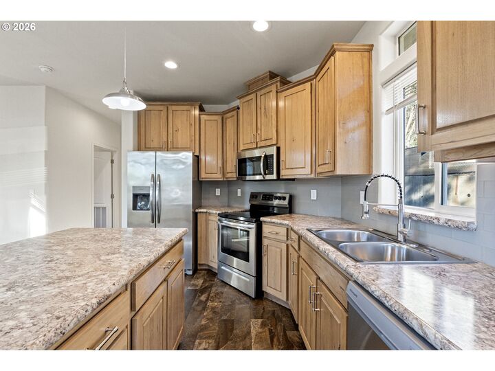 Property Photo:  98041 Hallway Rd 19  OR 97415 