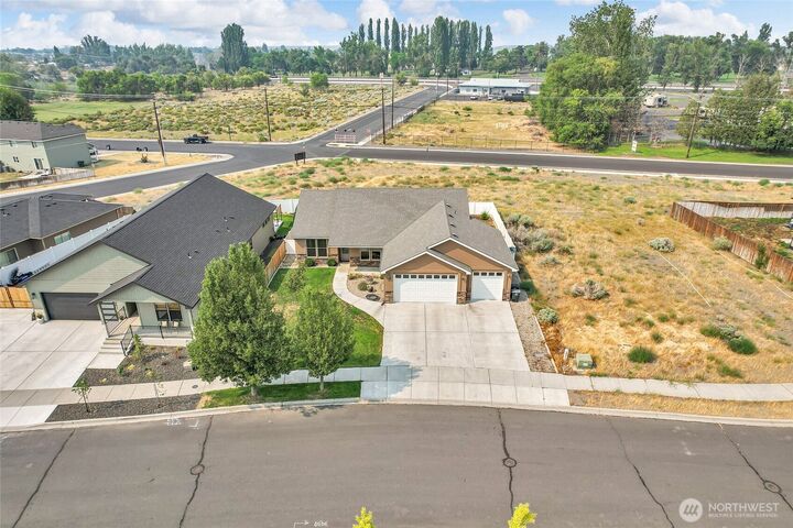 Property Photo:  3440 W Blue Heron Lane  WA 98837 