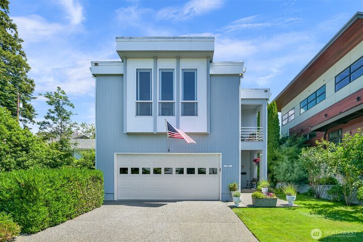 Property Photo:  1005  11th Street  WA 98225 