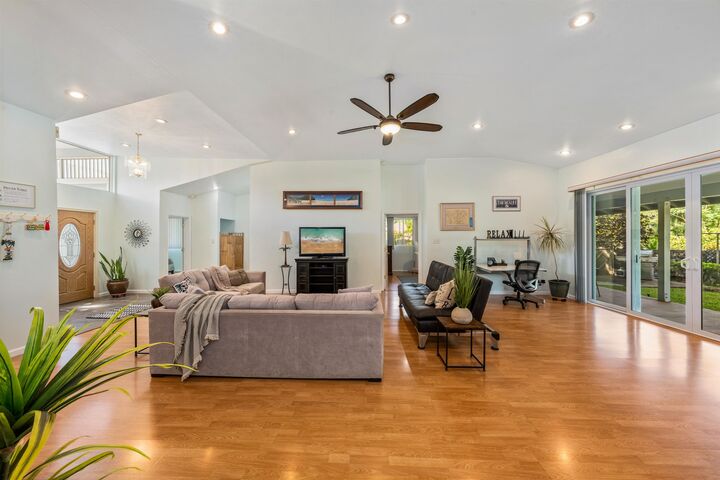 Property Photo:  221 Mahie Pl  HI 96753 