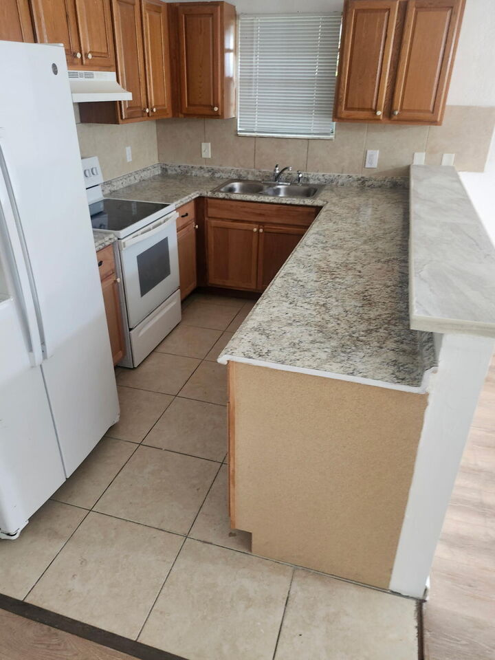 Property Photo: 1669 W 27th Street B FL 33404