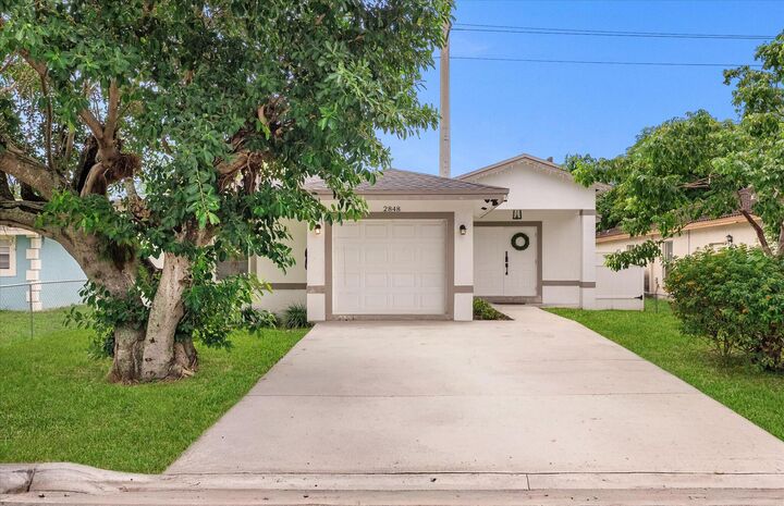 Property Photo: 2848 NW 9th Place FL 33311