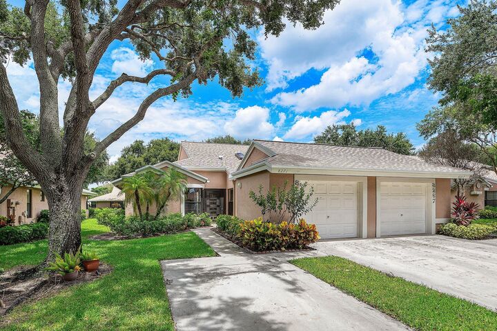 Property Photo:  8271 Sun Lake Drive  FL 33496 