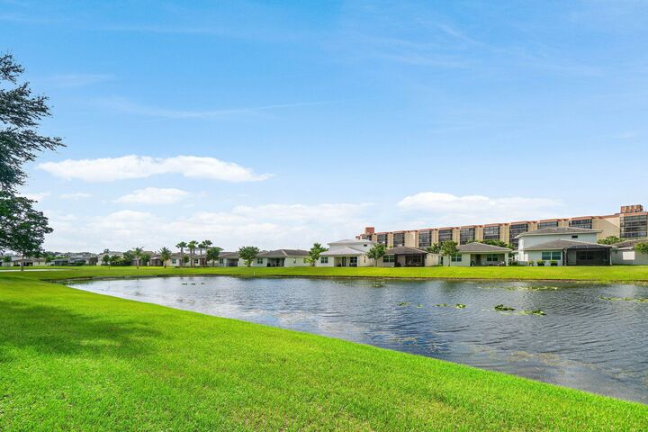 Property Photo: 7290 Kinghurst Drive 106 FL 33446