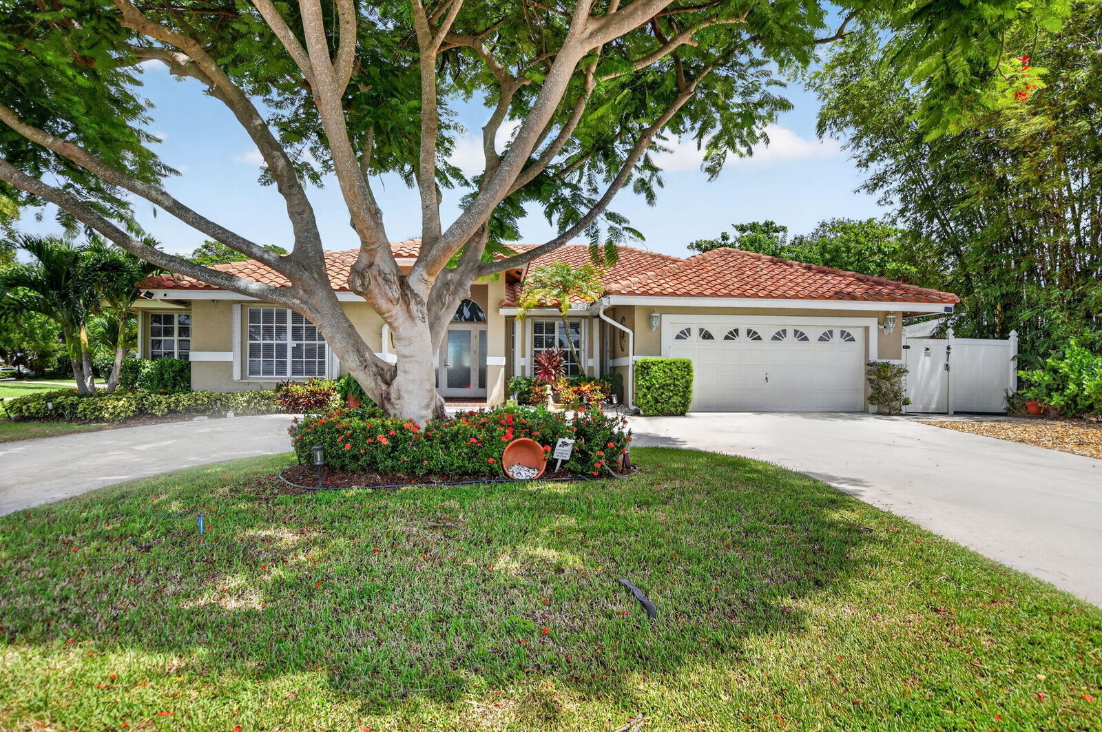 Property Photo: 703 Avocet Road FL 33444