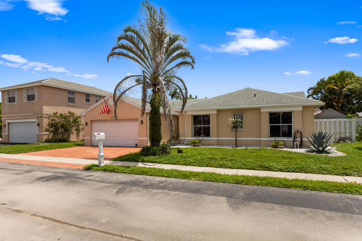 Property Photo: 4000 SW 72nd Drive FL 33314