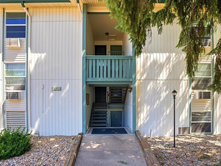 Property Photo: 2120 S Vaughn Way #206F CO 80014