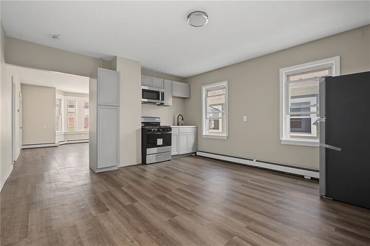 Property Photo:  142 Oxford Street  RI 02905 