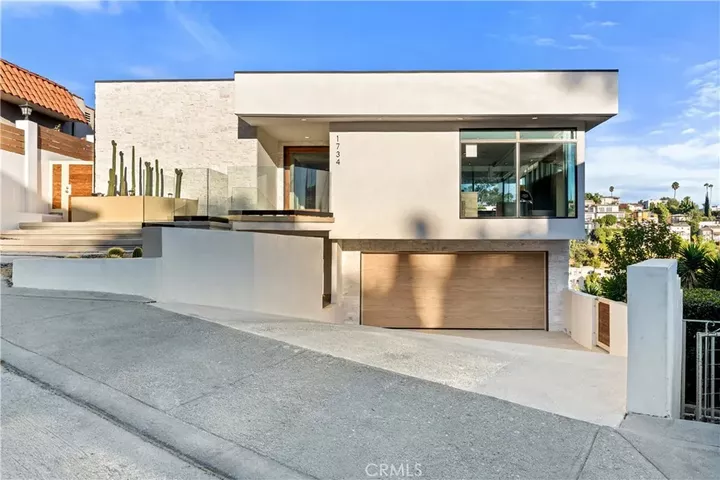 Property Photo: 1734 Redesdale Avenue CA 90026