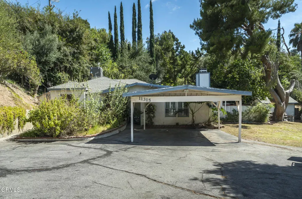 Property Photo: 11315 Alethea Drive CA 91040