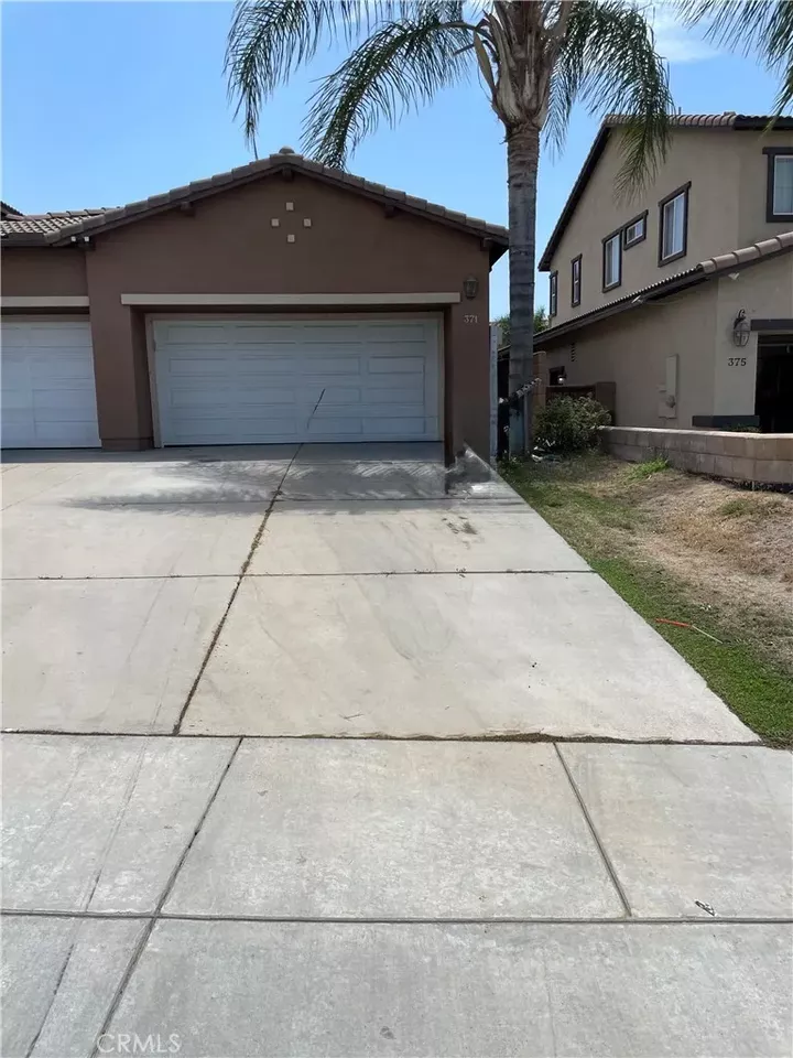 Property Photo: 371 Plateau Parkway CA 92570