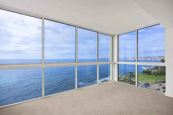 Property Photo:  939 Coast 11 B  CA 92037 