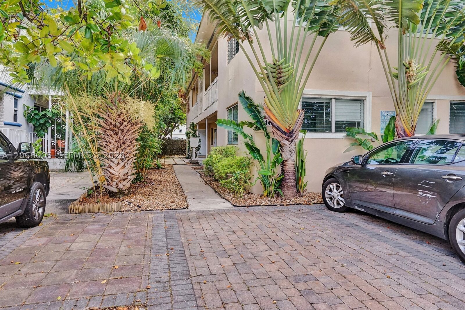 Property Photo: 1430 16th St 1 FL 33139