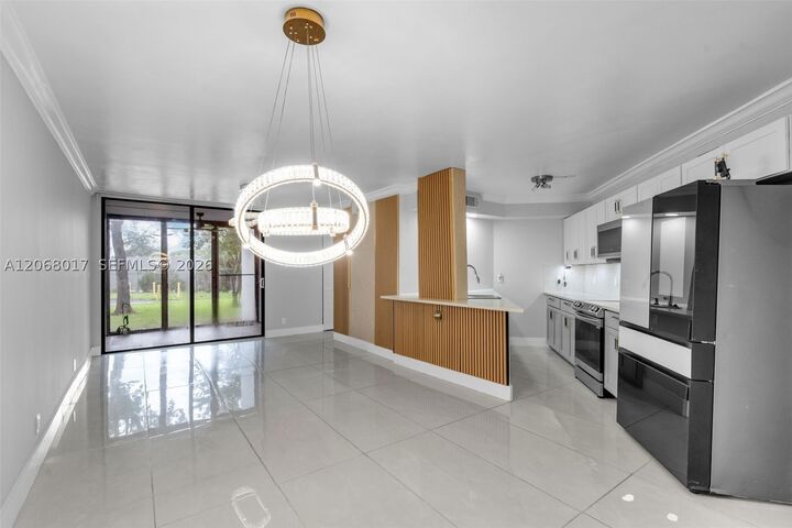 Property Photo: 213 Lake Pointe Dr 106 FL 33309
