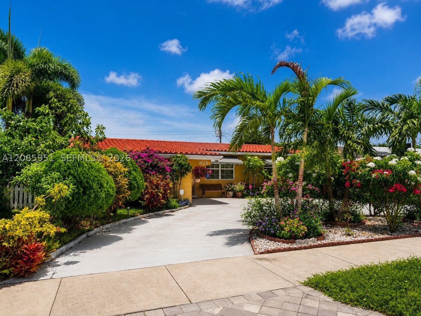 Property Photo:  201 NE 57th Ct  FL 33334 