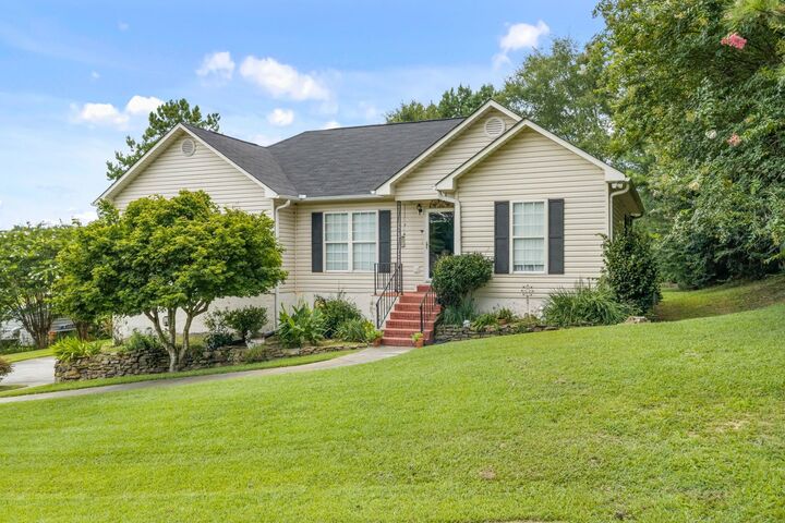 Property Photo:  129 Mayfair Ln  AL 35057 