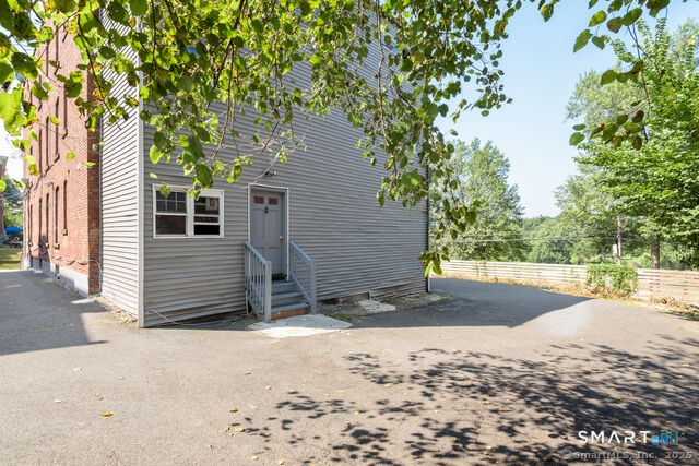 Property Photo:  50-52 York Street  CT 06106 