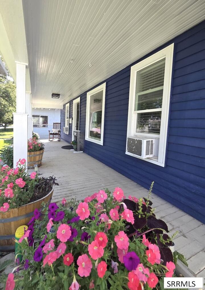 Property Photo:  150 Corner Avenue  ID 83402 