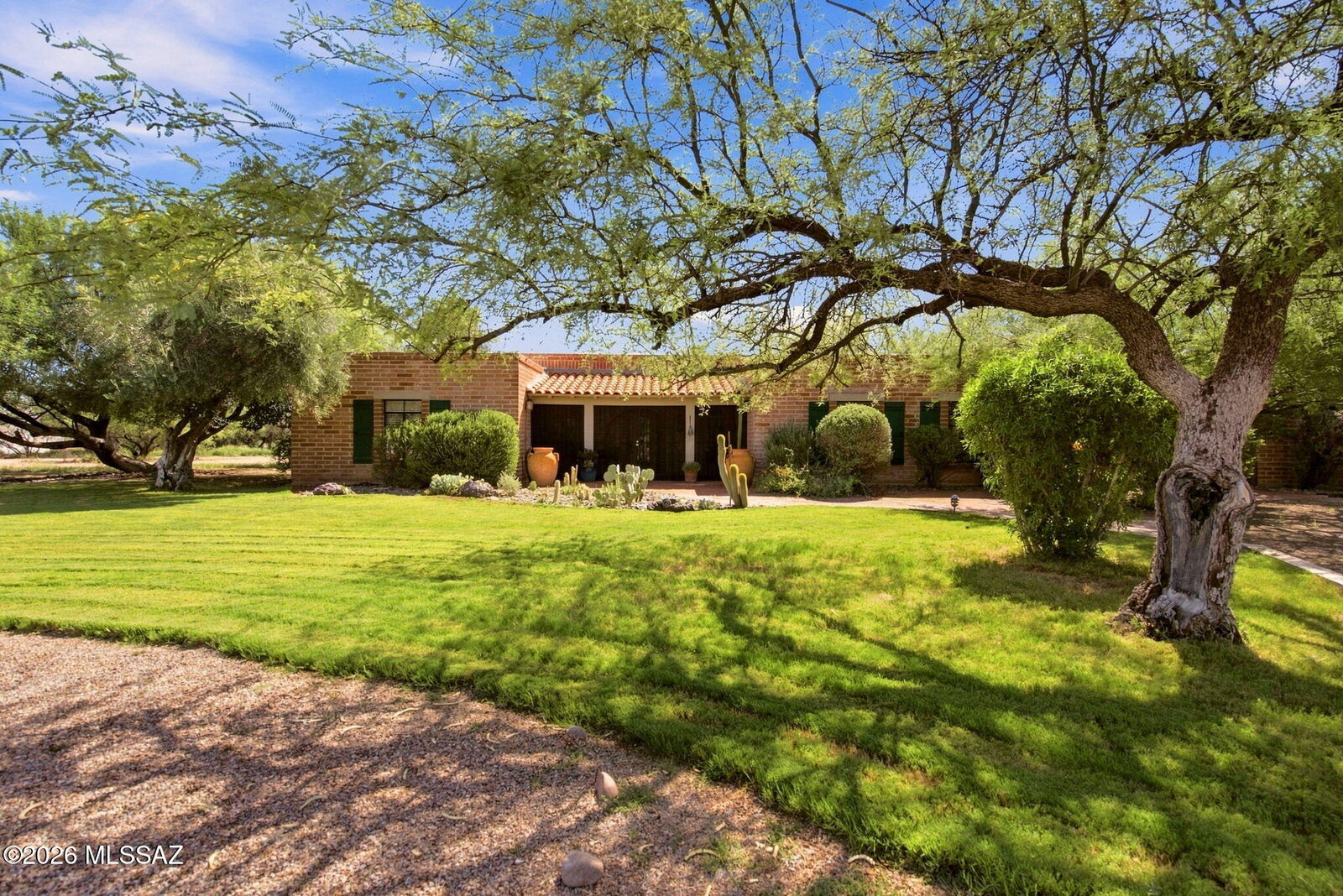 Property Photo: 20 Avenida De Otero AZ 85646