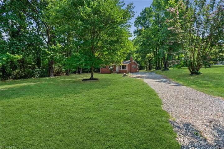 Property Photo:  2706 Oak Ridge Road  NC 27310 