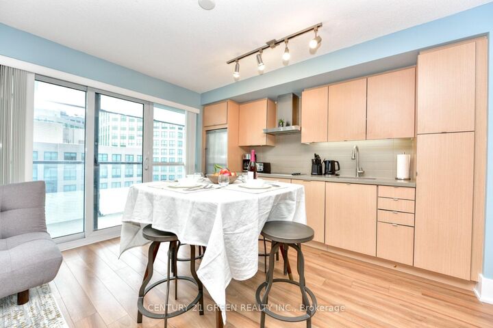Property Photo: 300 Front Street W 1014 ON M5V 0E9