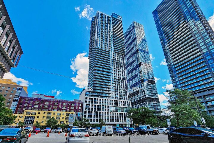251 Jarvis Street 4203 — photo 1