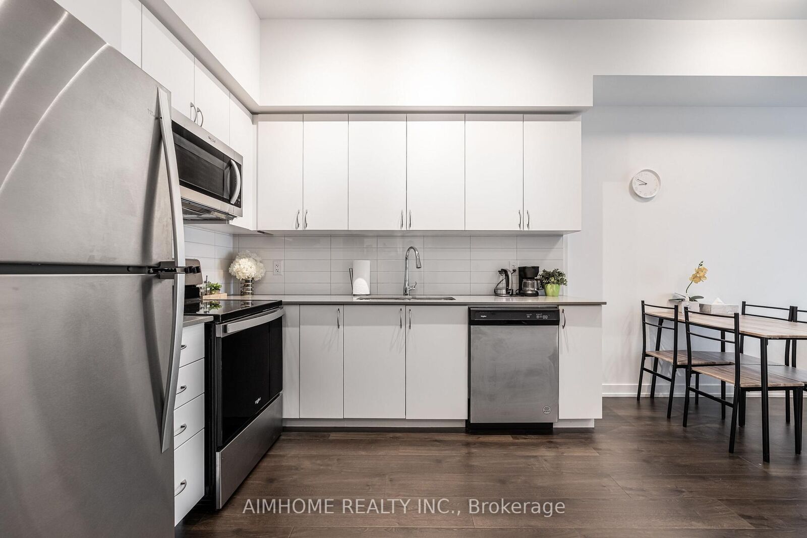 Property Photo: 56 Lakeside Terrace 1203 ON L4M 0L4