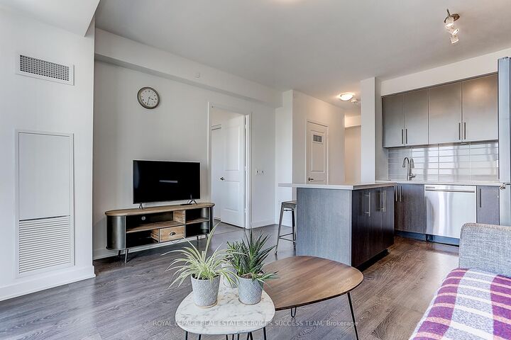 Property Photo: 4699 Glen Erin Drive 1203 ON L5M 2E5