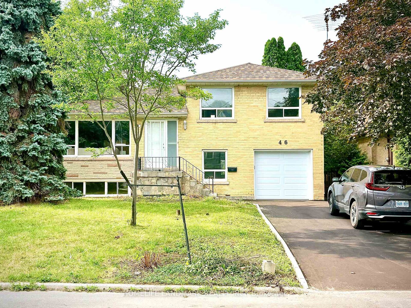 Property Photo: 46 Bowerbank Drive ON M2M 1Z8