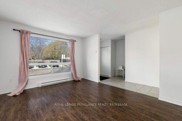 Property Photo: 44 Rosemund Crescent 53 ON K7M 6Z4