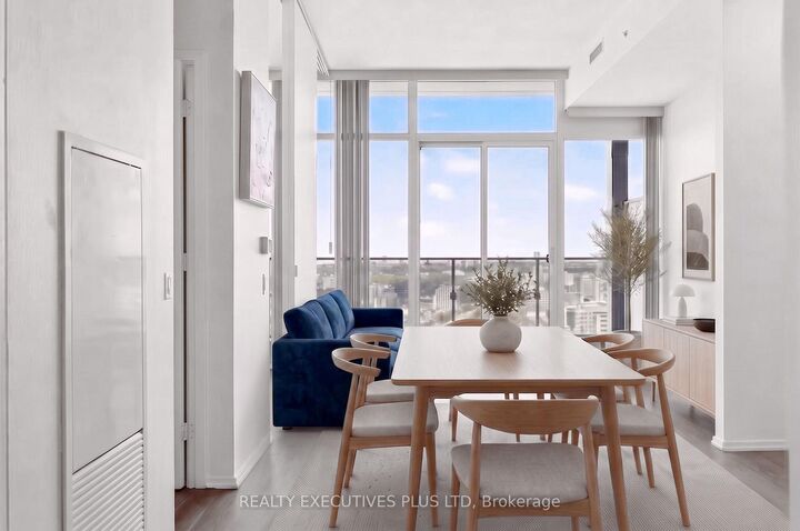 Property Photo: 125 Peter Street 3604 ON M5V 0M2