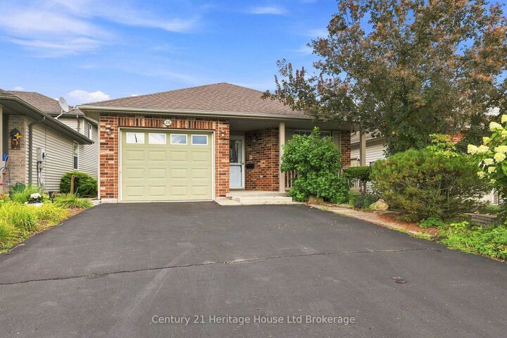Property Photo:  26 Peach Street  ON N4G 5N6 
