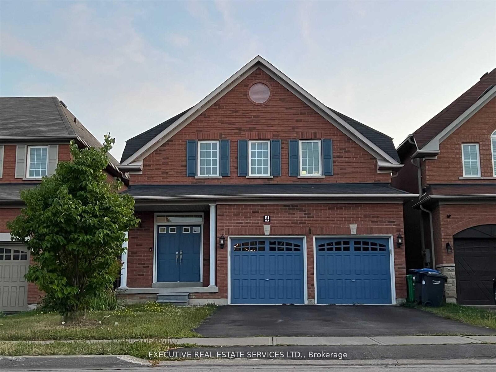 Property Photo: 4 Long Meadow Road ON L6P 2A5