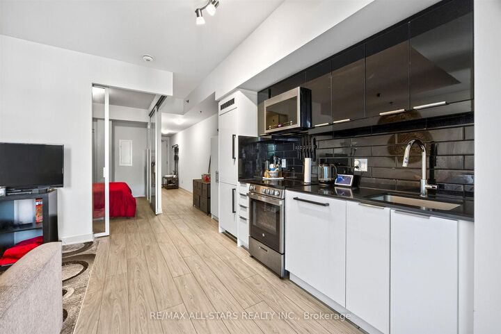 Property Photo: 90 Glen Everest Road 309 ON M1N 0C3