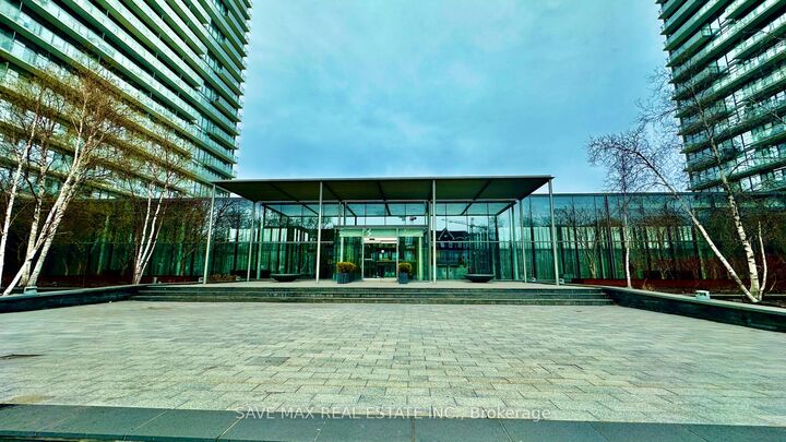 Property Photo:  105 The Queensway Avenue 3213  ON M6S 2A2 