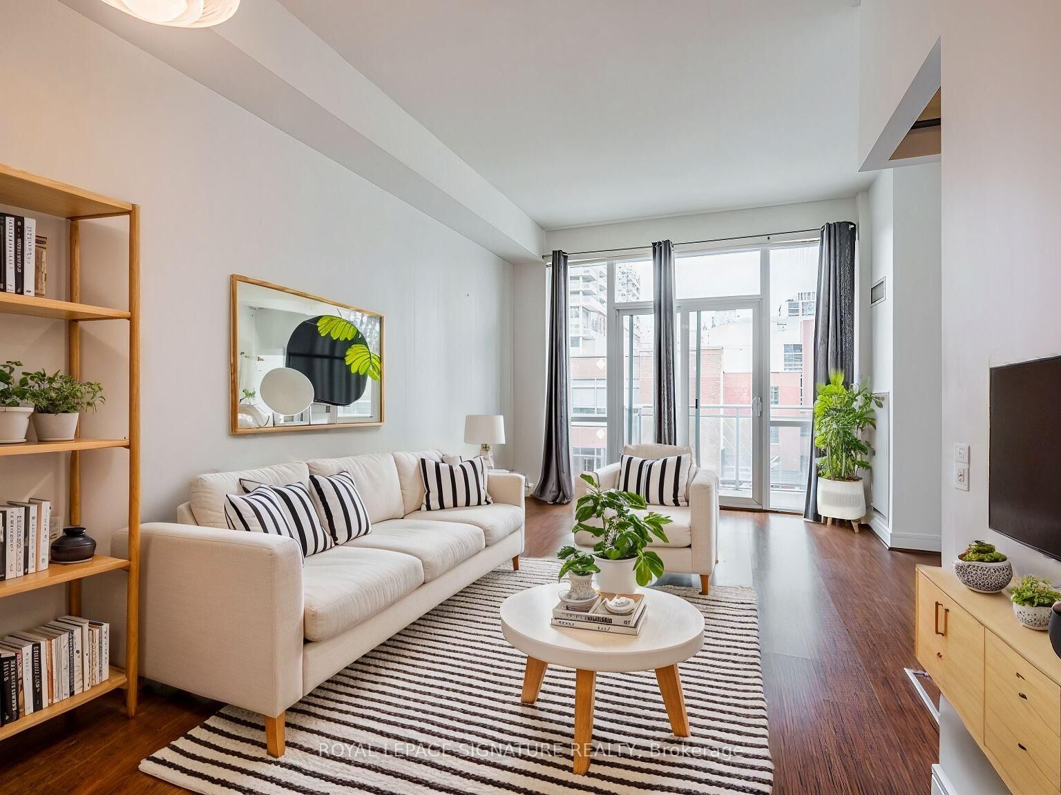 Property Photo: 116 George Street N401 ON M5A 2M5