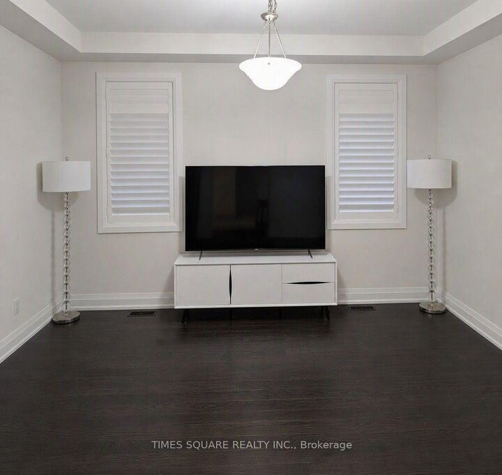 Property Photo: 24 Walter Clifford Nesbitt Drive ON L1P 0G5