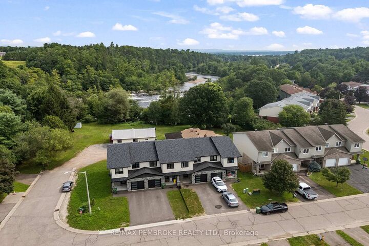 Property Photo: 41 Northbrook Road ON K8H 3N5
