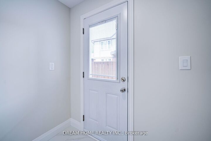 Property Photo:  23 Manorcrest Street Lower  ON L6S 2W7 