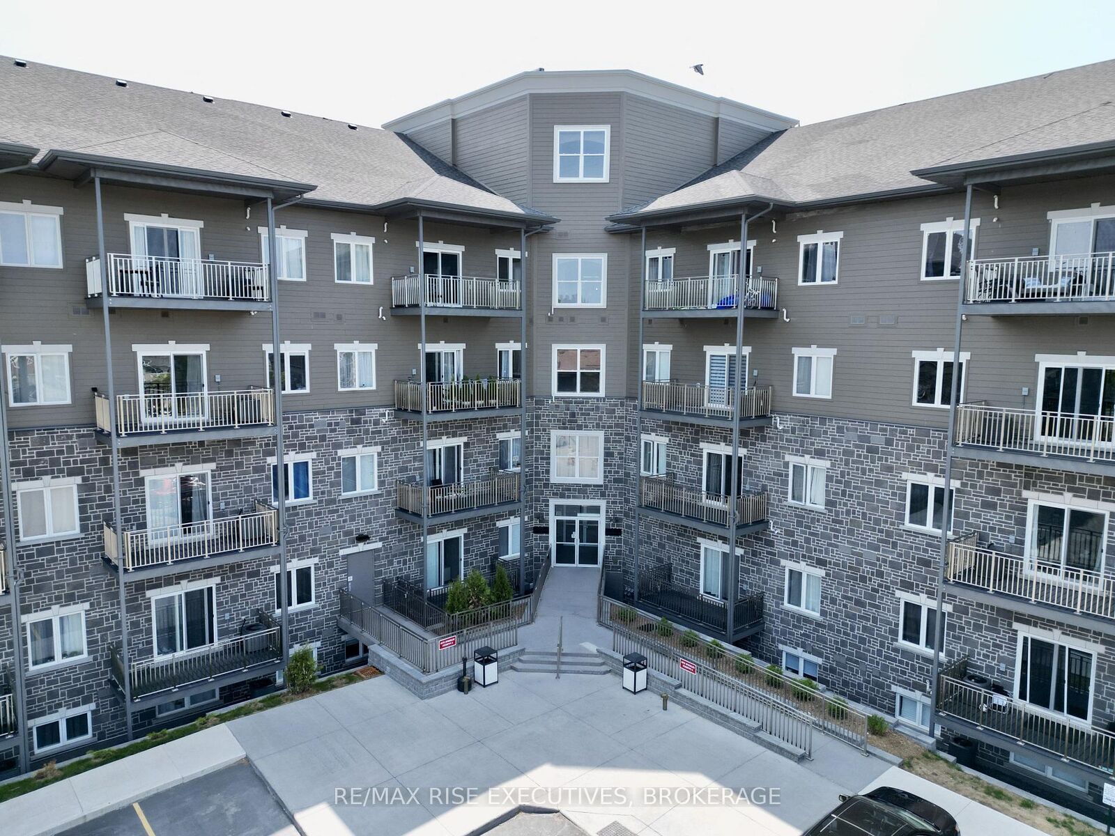 Property Photo: 847 Development Drive 519 ON K7M 4W6