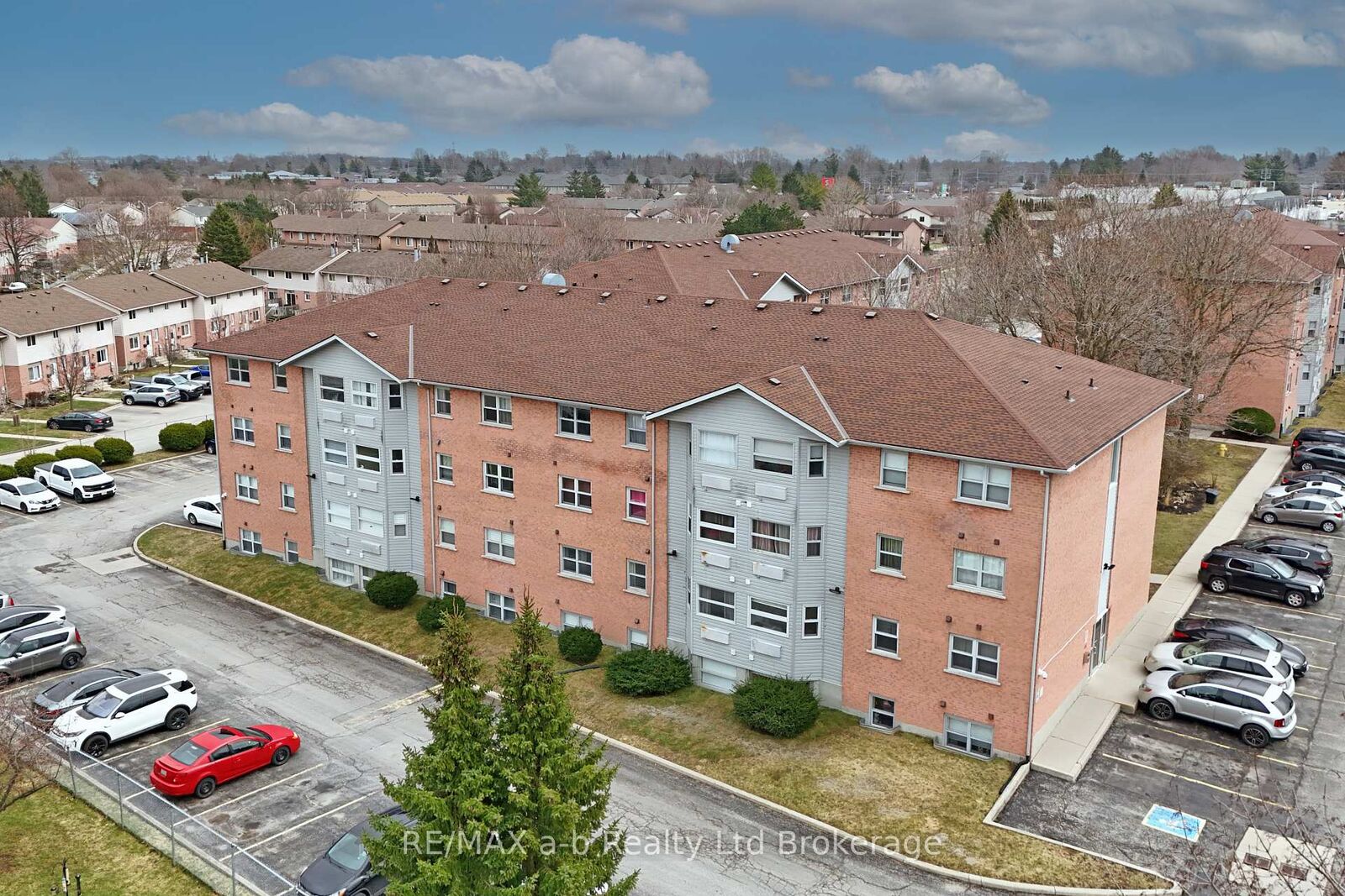 Property Photo: 64 Hiawatha Road 36 ON N4T 1P4