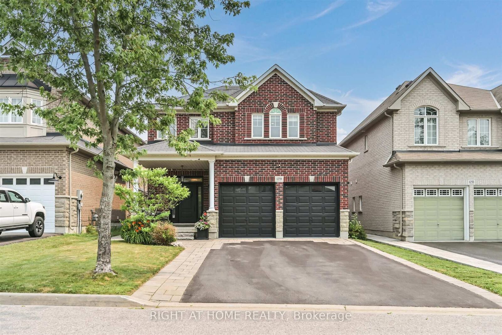 Property Photo: 1259 Aldsworth Crescent ON L1K 0S5