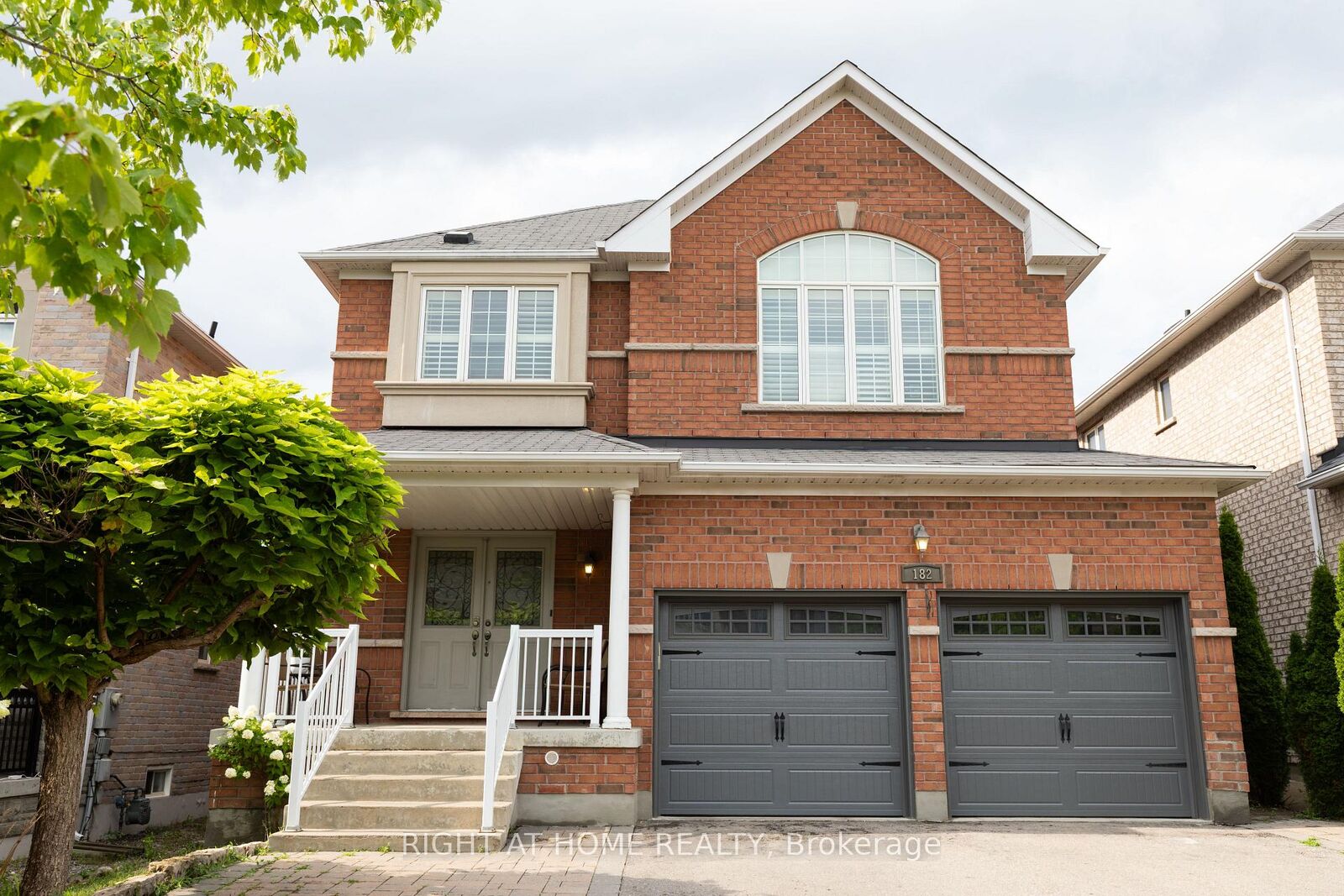 Property Photo: 182 Maurier Boulevard ON L6A 0V2